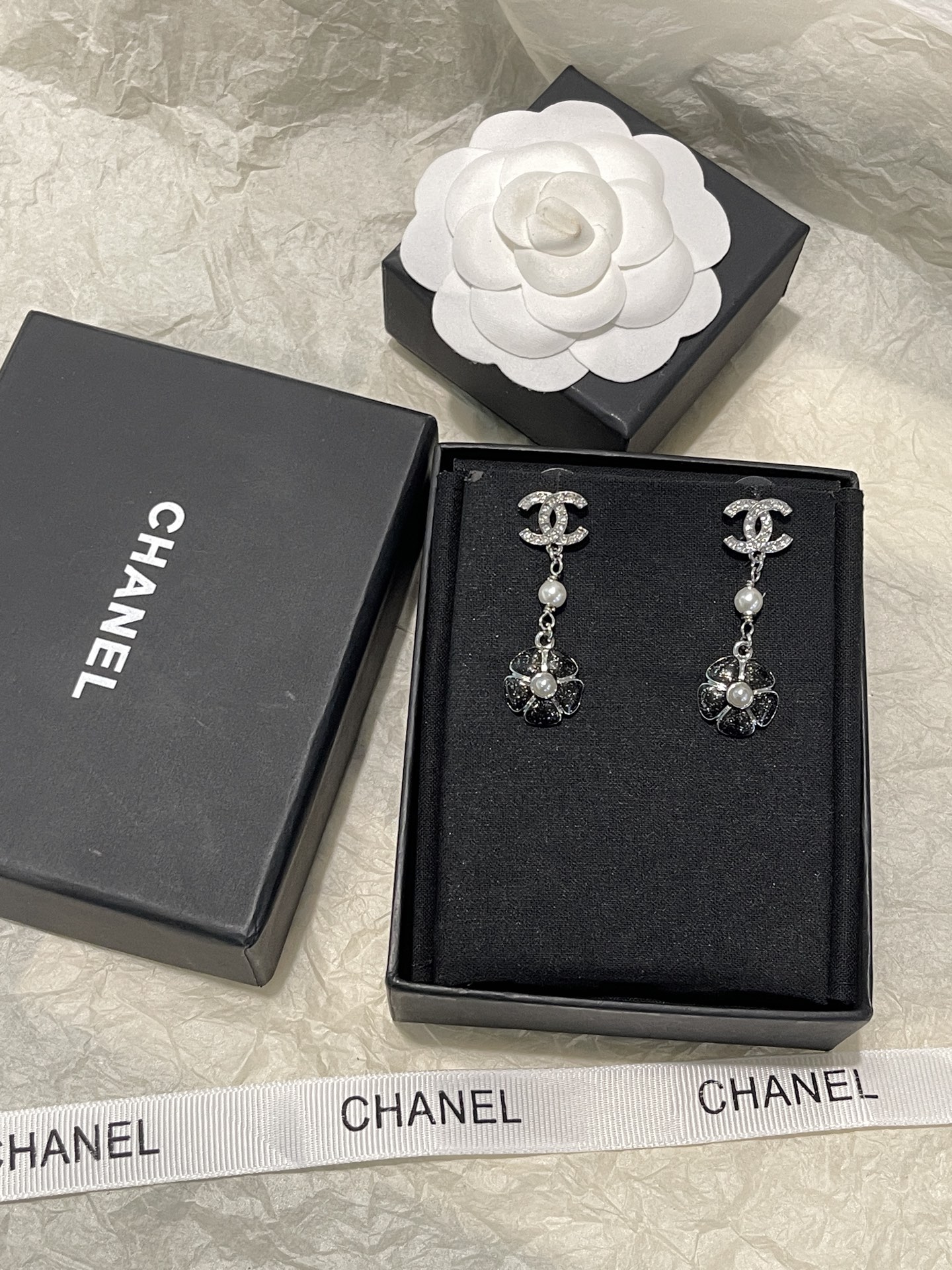 Chanel Chanel 山茶花珐琅吊坠耳钉