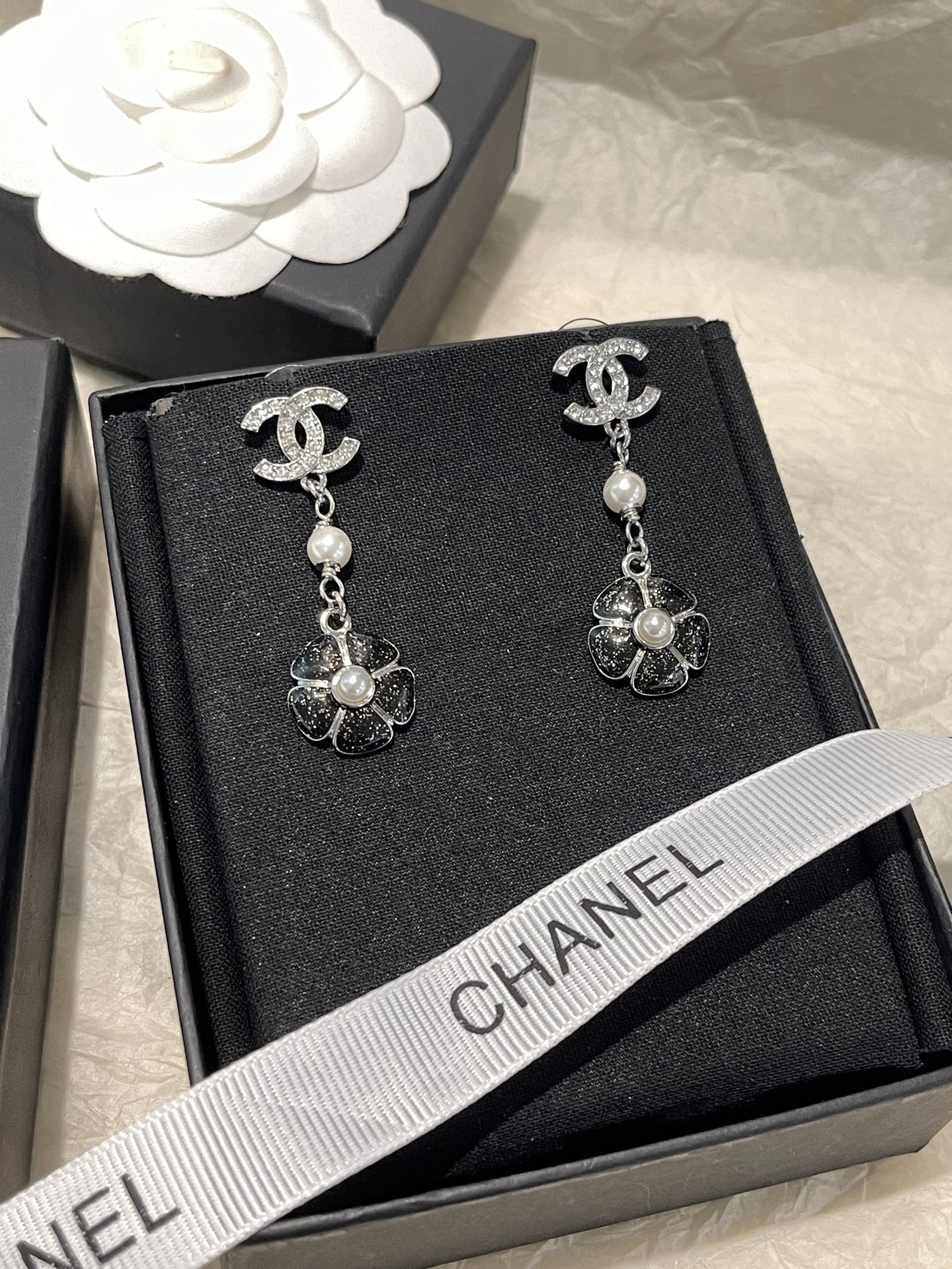 Chanel Chanel 山茶花珐琅吊坠耳钉
