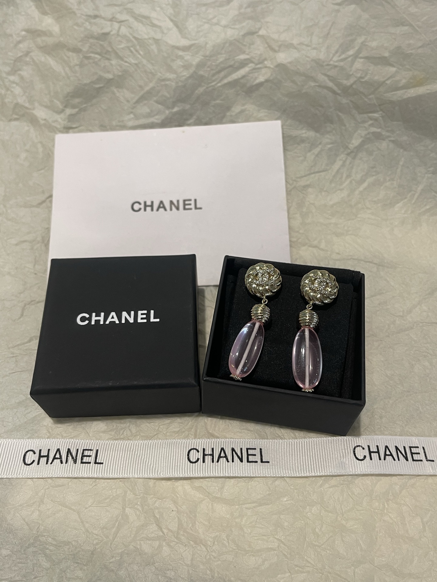 NO:723239,Xiaoxiang's new 26c spiral thread resin transparent pink pendant pink bead earrings, Chanel earrings, chanel, earrings19860909小香新款 26c旋螺纹 树脂透粉色吊坠粉珠耳环,香奈儿耳钉,chanel,earrings,Jewelry