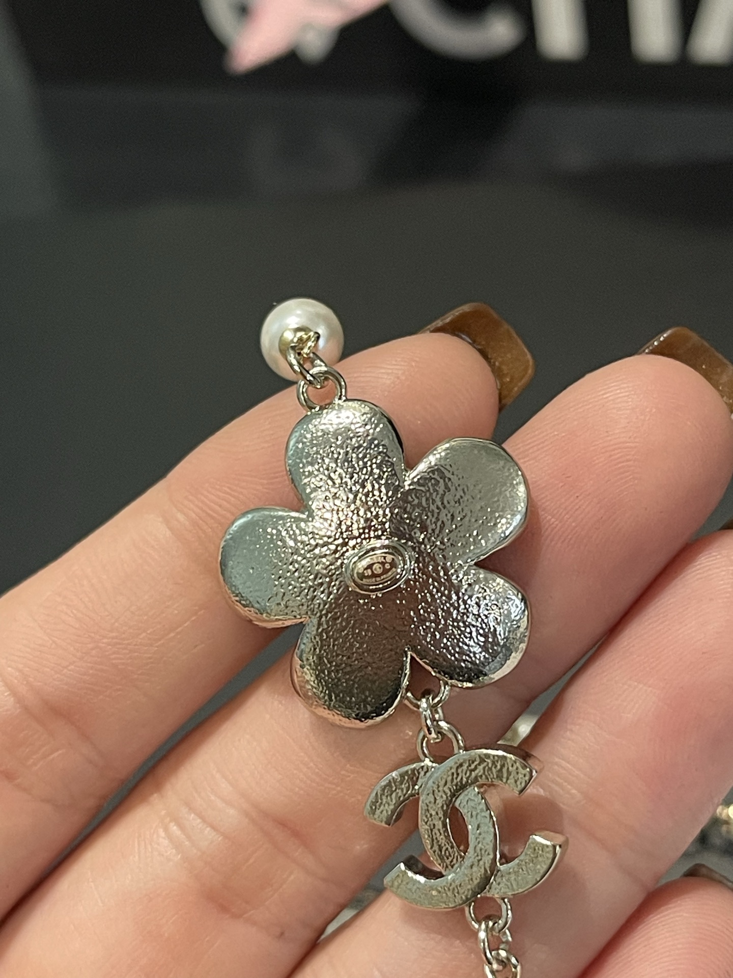 Chanel Chanel 丹宁花 花瓣圆钻毛衣链