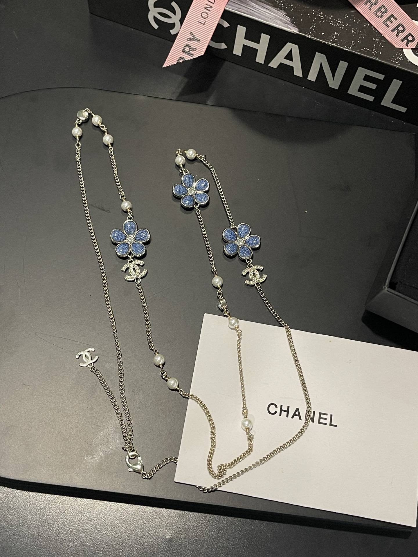 Chanel Chanel 丹宁花 花瓣圆钻毛衣链