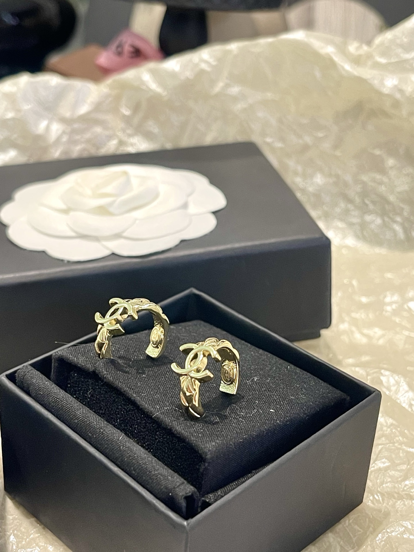 NO:754144,Xiaoxiang's new popular diamond pattern glossy double C half circle small earrings, Chanel earrings, chanel, earrings19860909小香新款 爆款菱格纹 光面双C半圈 小耳环,香奈儿耳钉,chanel,earrings,Jewelry