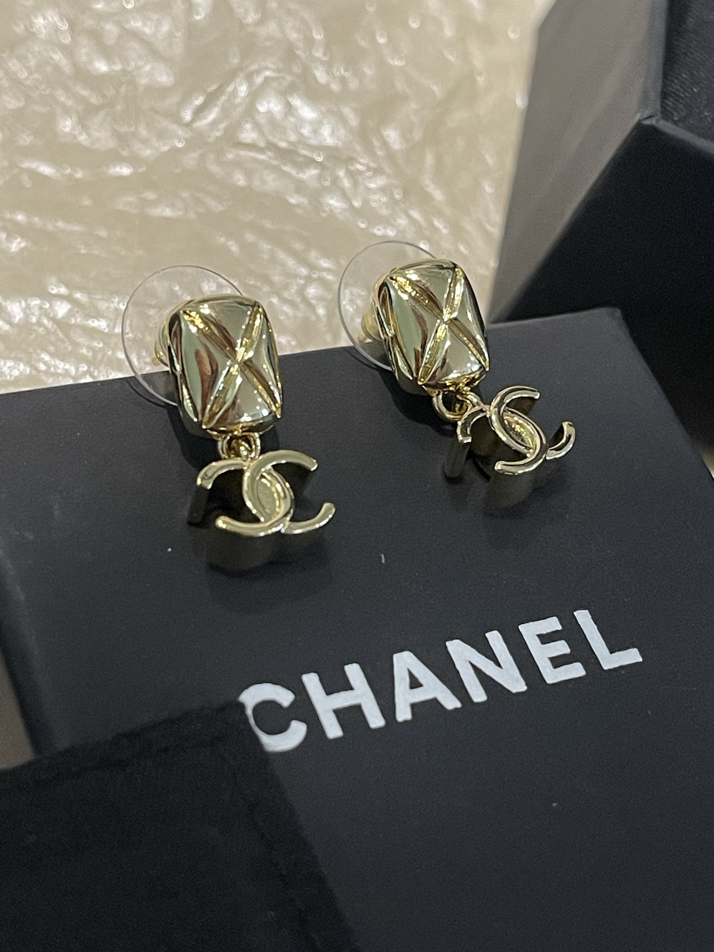 Chanel Chanel 几何菱格纹 光面吊坠方块耳钉