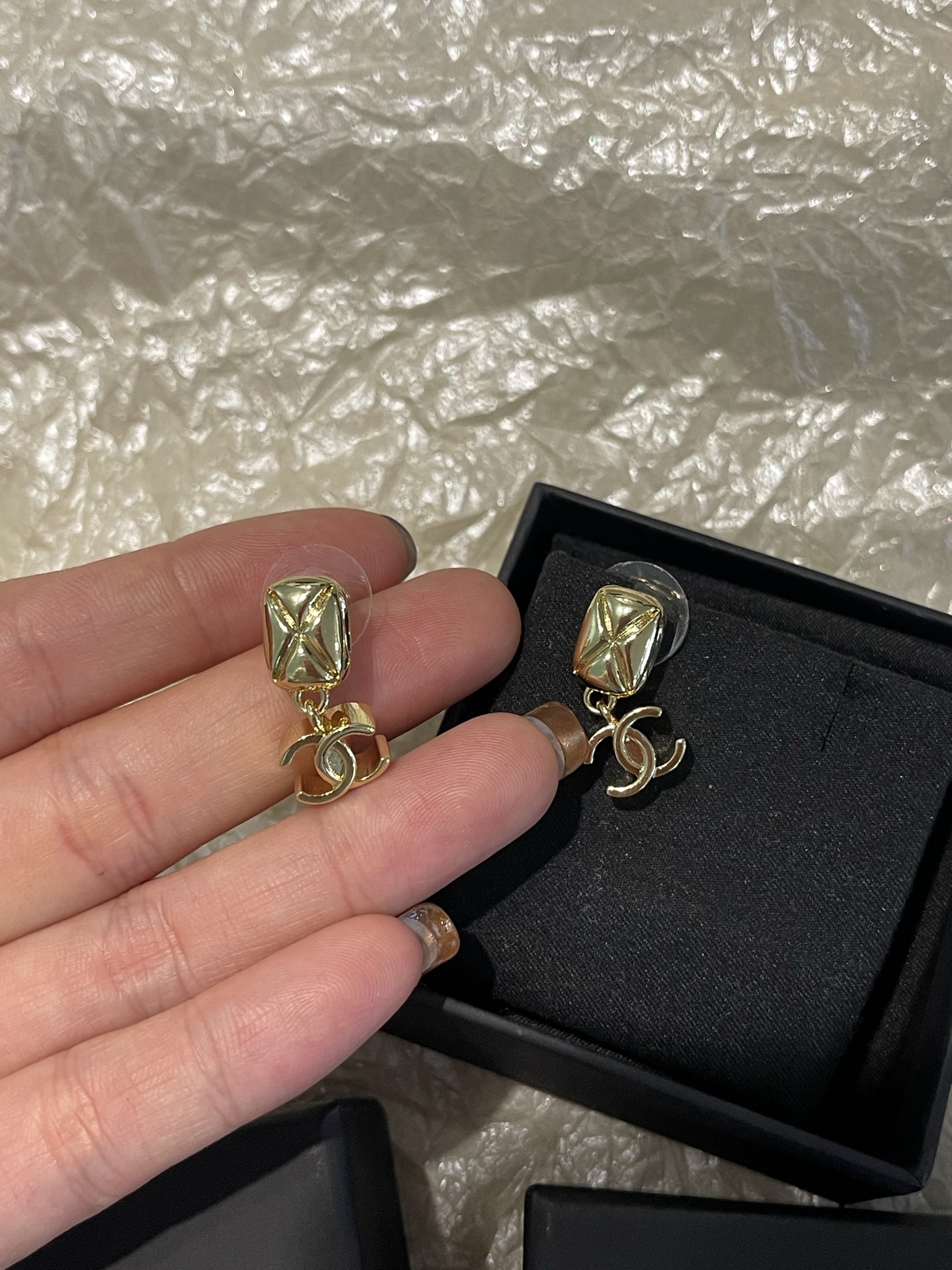 Chanel Chanel 几何菱格纹 光面吊坠方块耳钉