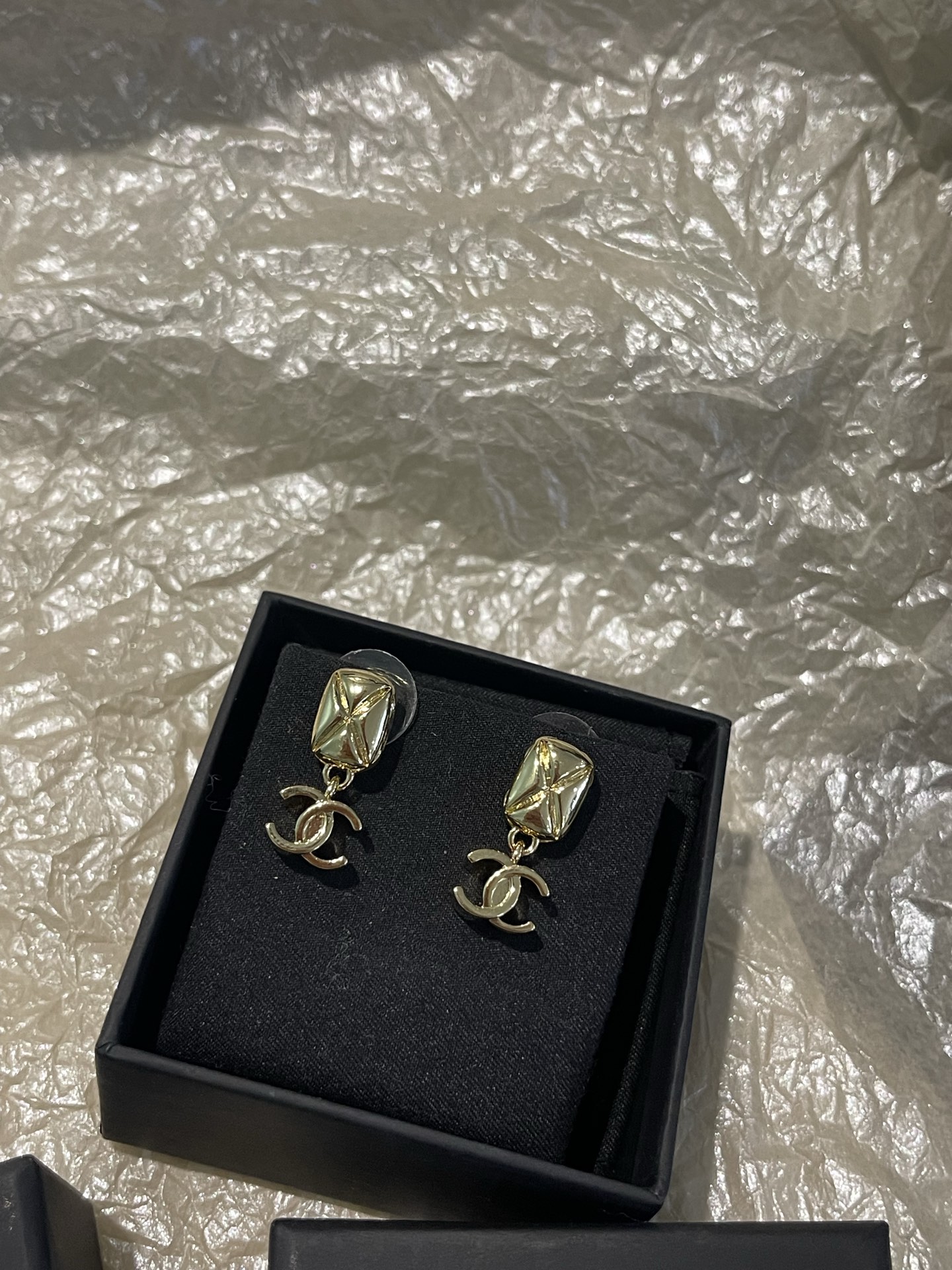Chanel Chanel 几何菱格纹 光面吊坠方块耳钉