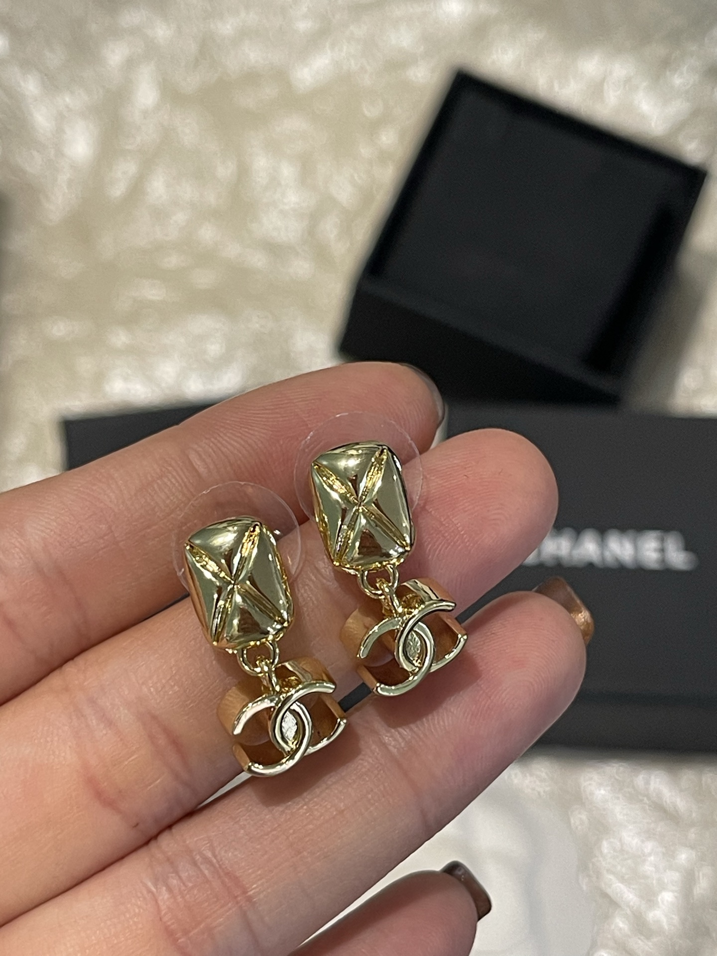 Chanel Chanel 几何菱格纹 光面吊坠方块耳钉