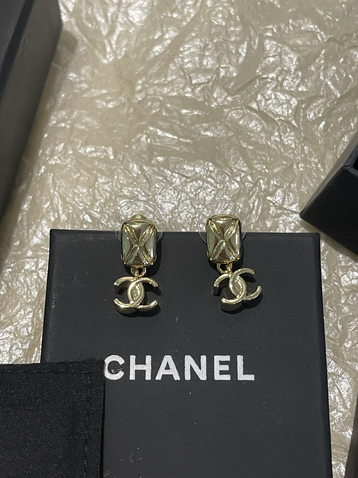 Chanel Chanel 几何菱格纹 光面吊坠方块耳钉