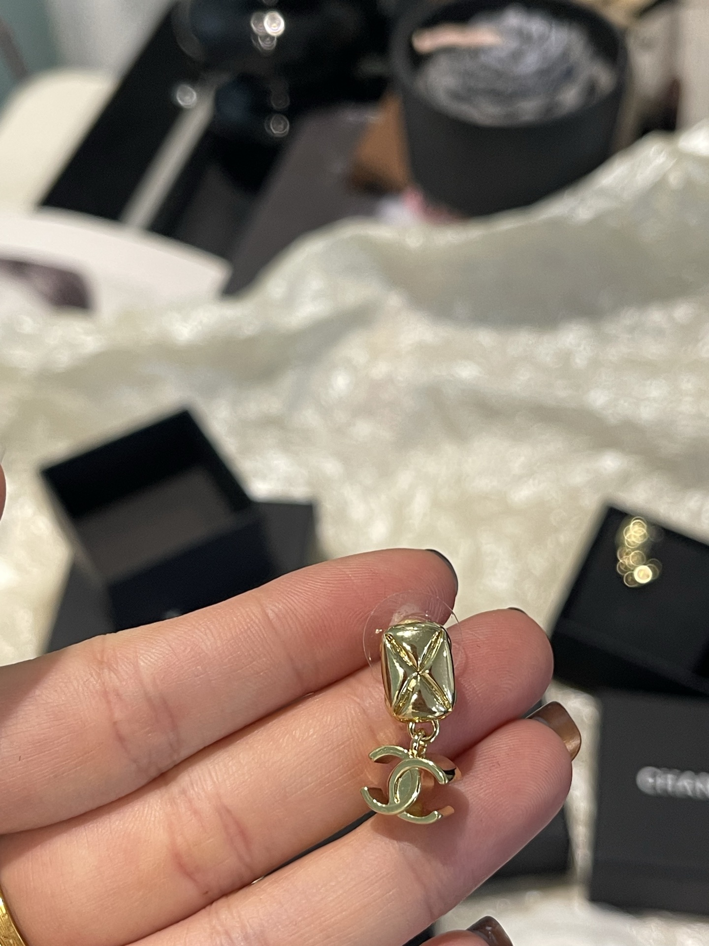Chanel Chanel 几何菱格纹 光面吊坠方块耳钉