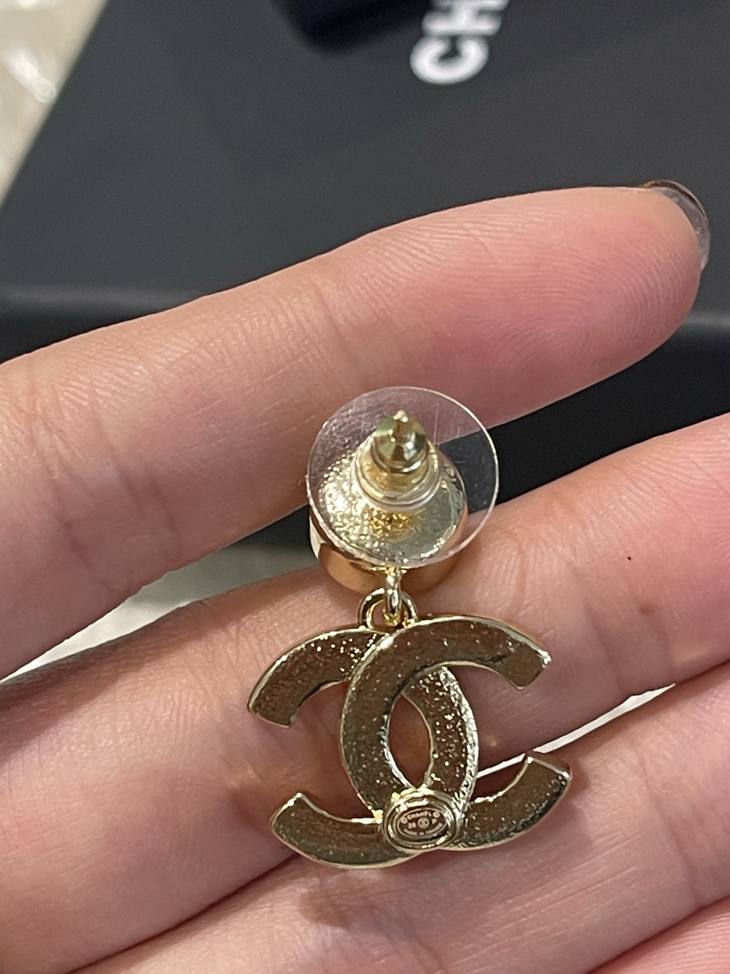 Chanel Chanel 圆钻吊坠菱格纹 光面浮雕耳环