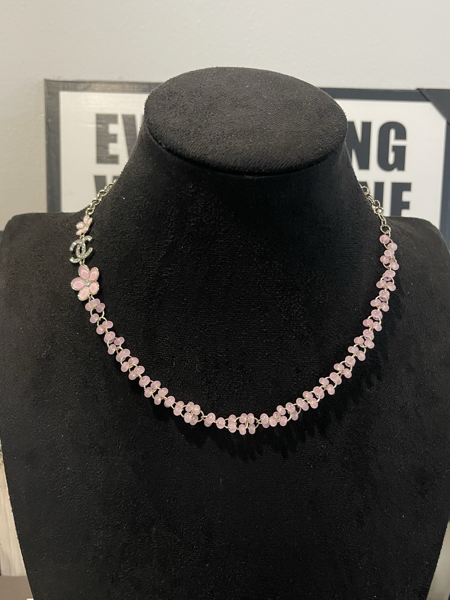 NO:754136,Xiaoxiang's new heavy-duty hand-beaded pink diamond flower choker necklace, Chanel necklace, chanel,necklace19860909小香新款 重工纯手工串珠 粉色镶钻小花颈链项链,香奈儿项链,chanel,necklace,Jewelry