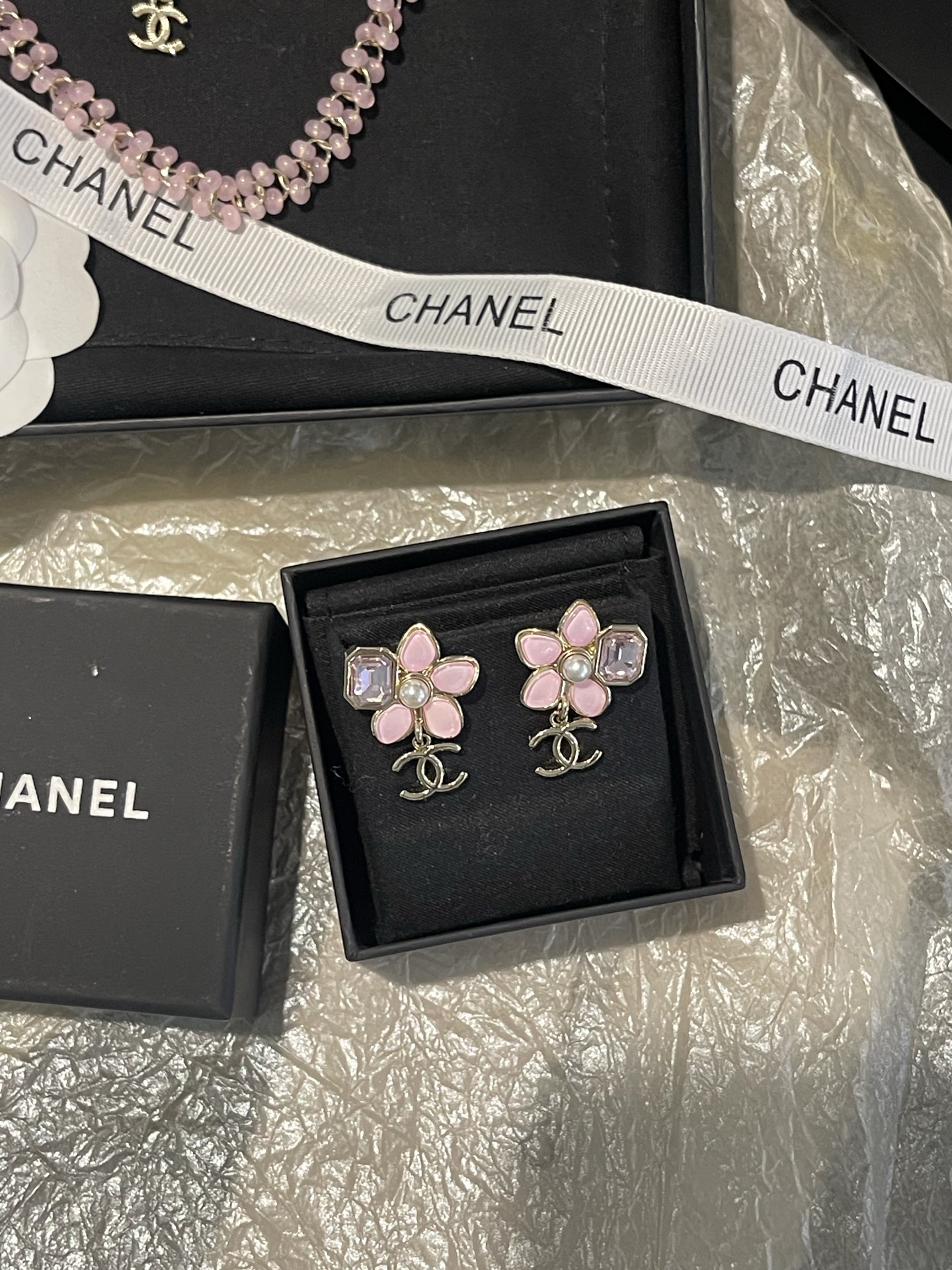 Chanel Chanel 粉色树脂方钻 光面双C吊坠耳钉