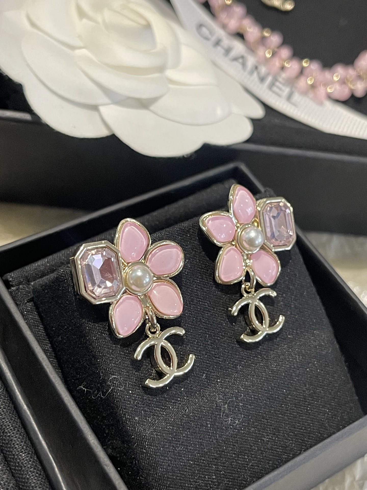 Chanel Chanel 粉色树脂方钻 光面双C吊坠耳钉