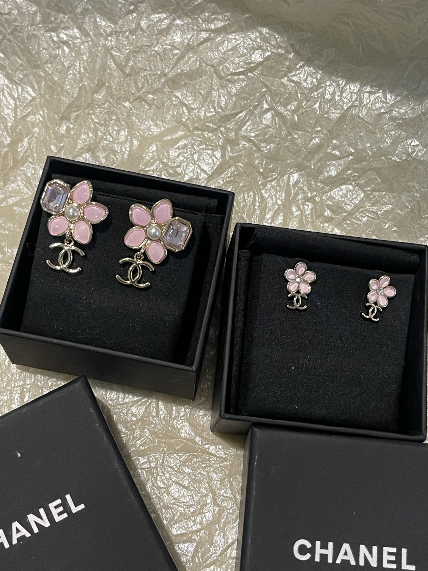 Chanel Chanel 粉色树脂方钻 光面双C吊坠耳钉