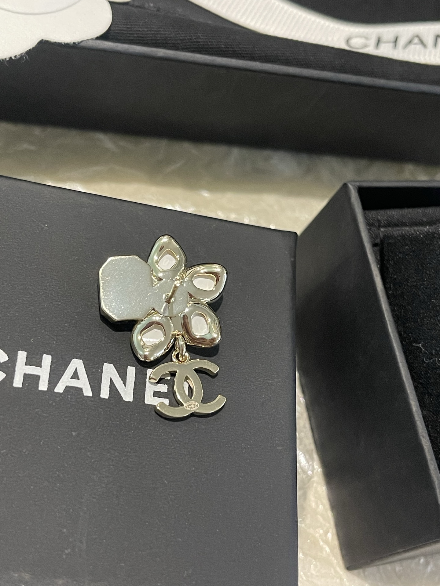 Chanel Chanel 粉色树脂方钻 光面双C吊坠耳钉