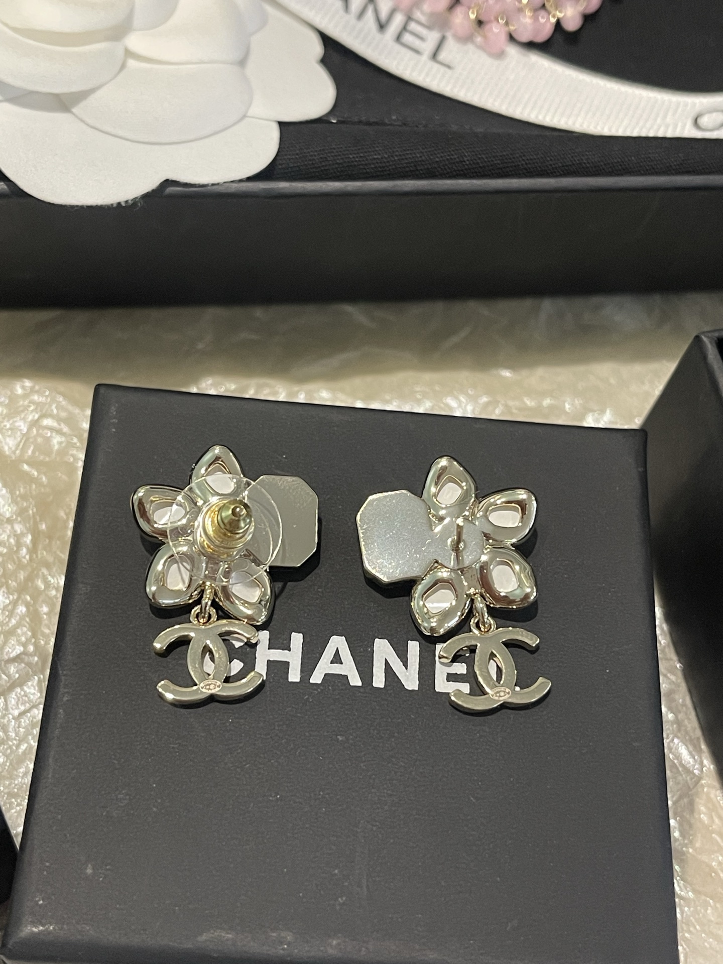 Chanel Chanel 粉色树脂方钻 光面双C吊坠耳钉