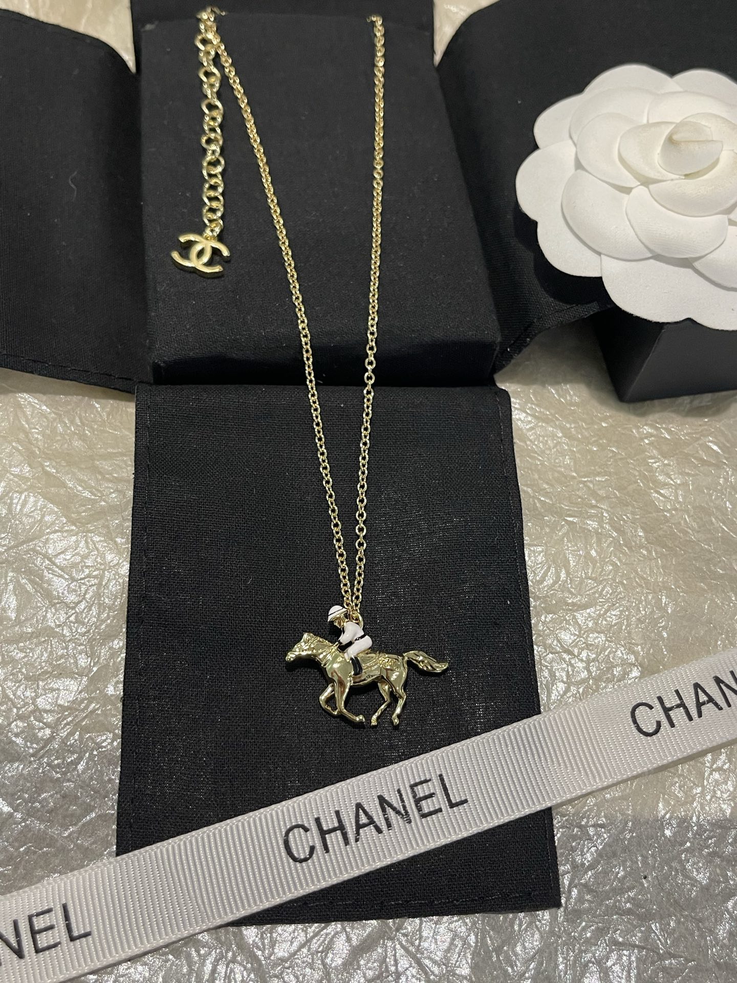 Chanel Chanel 小马 白色珐琅 骑马造型吊坠项链