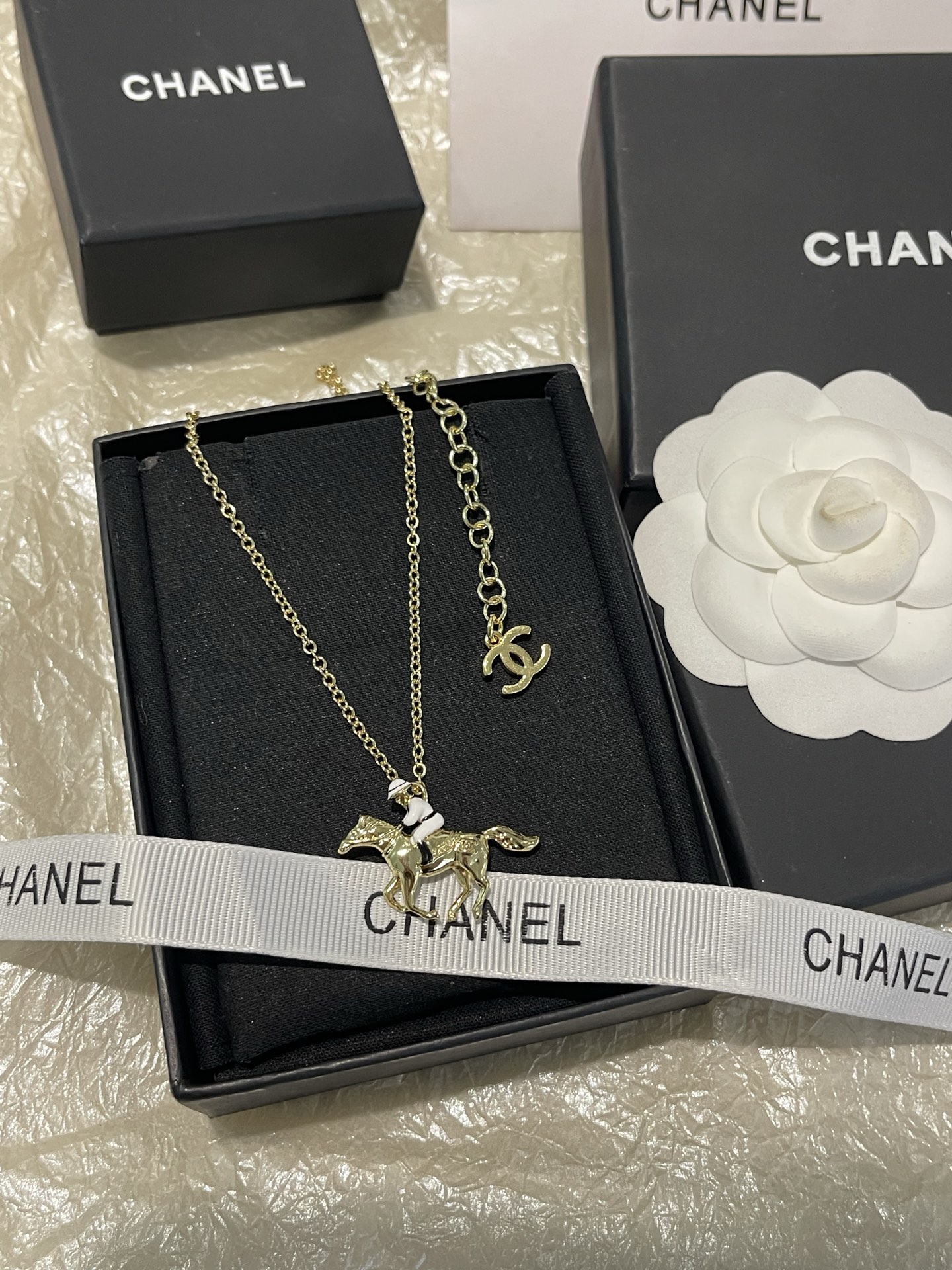 Chanel Chanel 小马 白色珐琅 骑马造型吊坠项链