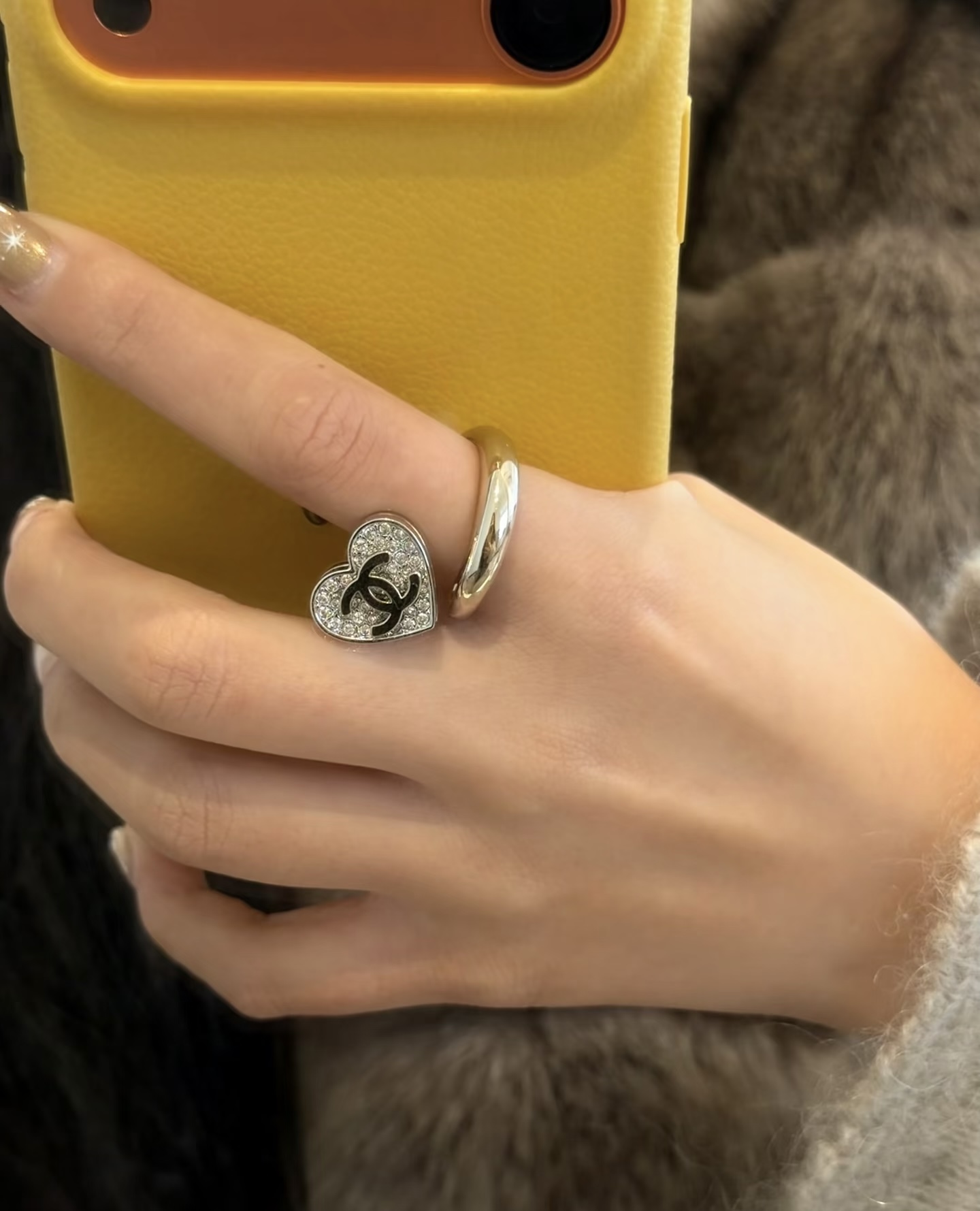 Chanel Chanel 满钻 银色桃心 开口戒指