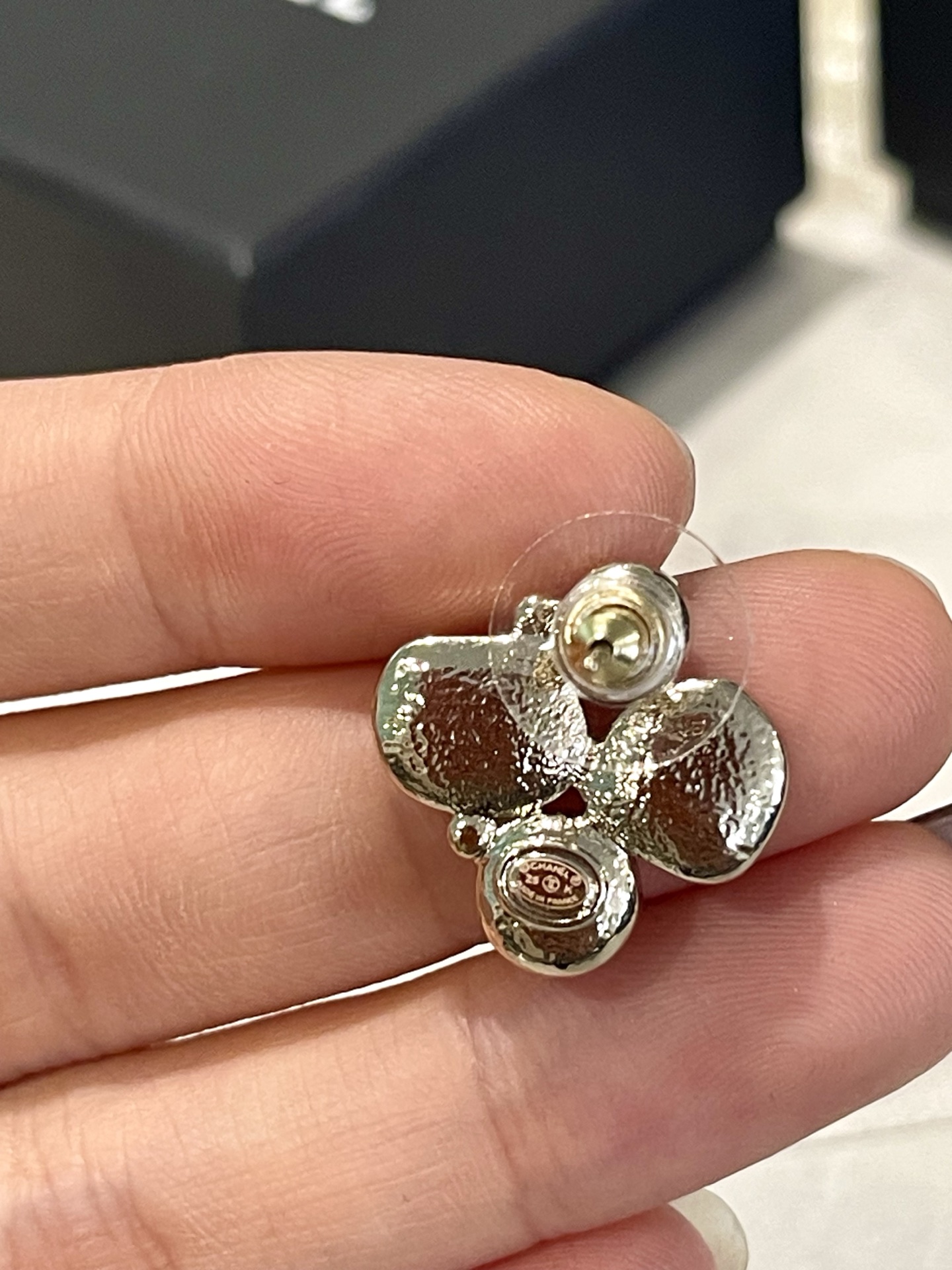 Chanel Chanel 异形黑粉拼接珐琅 圆钻珍珠耳钉