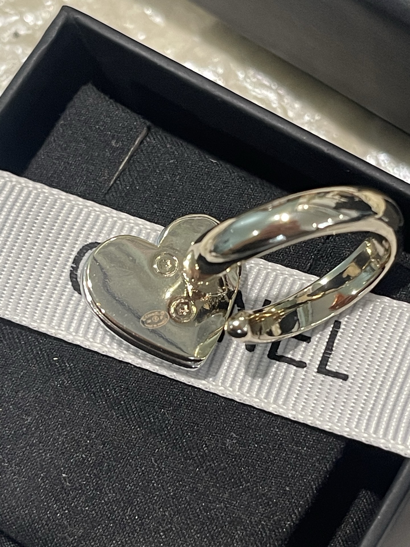 Chanel Chanel 满钻 银色桃心 开口戒指