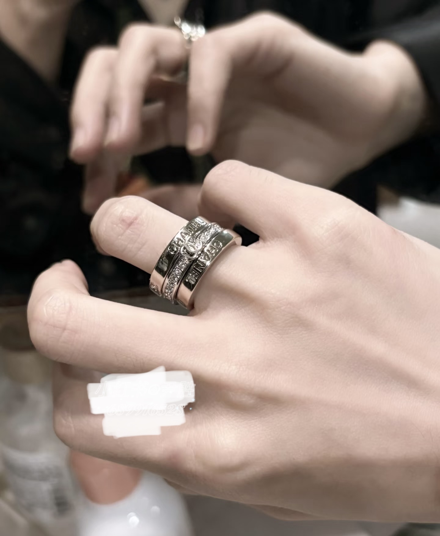 Chanel Chanel 26P 光面镶钻 浮雕三合一戒指目前只有8#