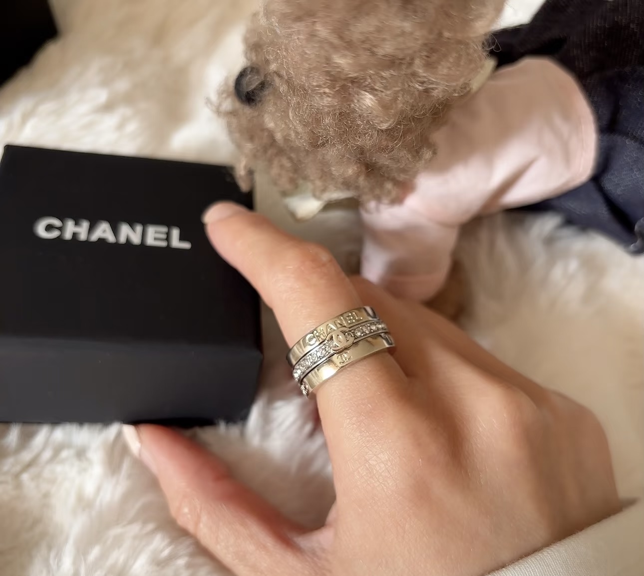 Chanel Chanel 26P 光面镶钻 浮雕三合一戒指目前只有8#