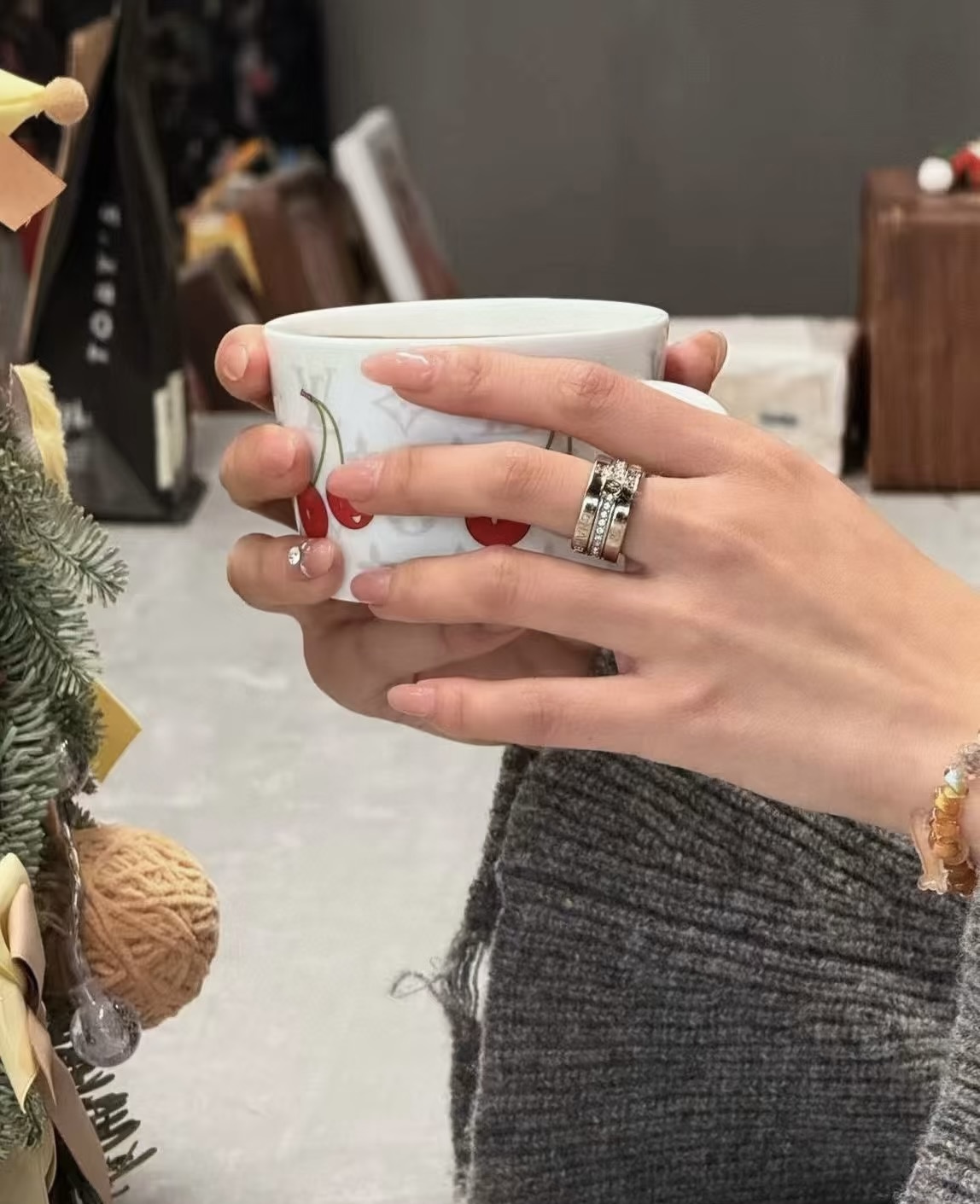 Chanel Chanel 26P 光面镶钻 浮雕三合一戒指目前只有8#