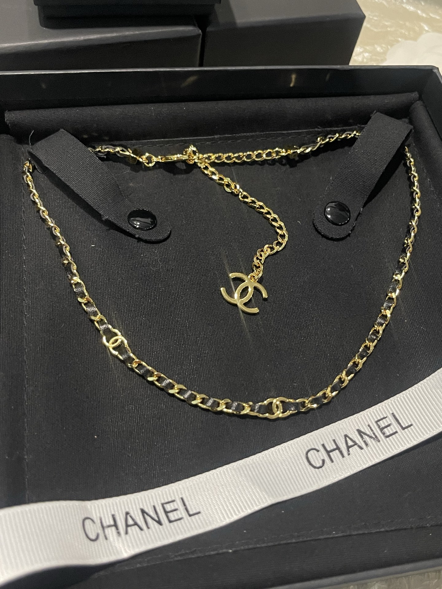 Chanel Chanel 穿皮光面小C 细链叠戴颈链项链