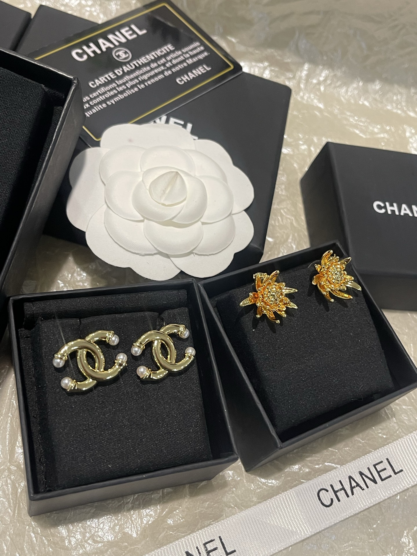 Chanel Chanel 26P光面双C 珍珠简约风耳钉