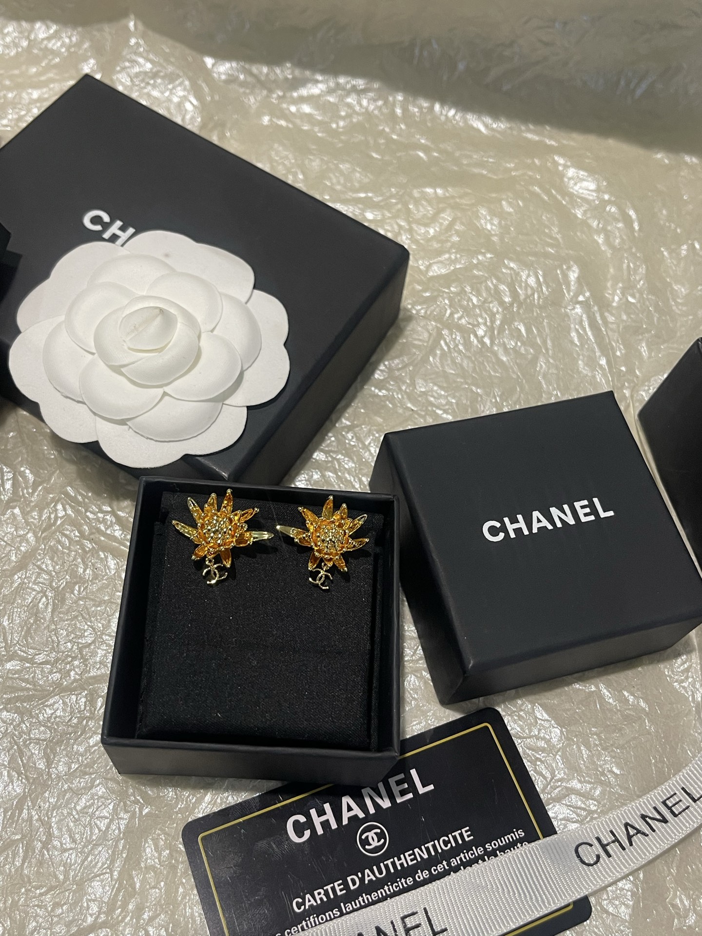 Chanel Chanel 小雏菊 K金吊坠双C
