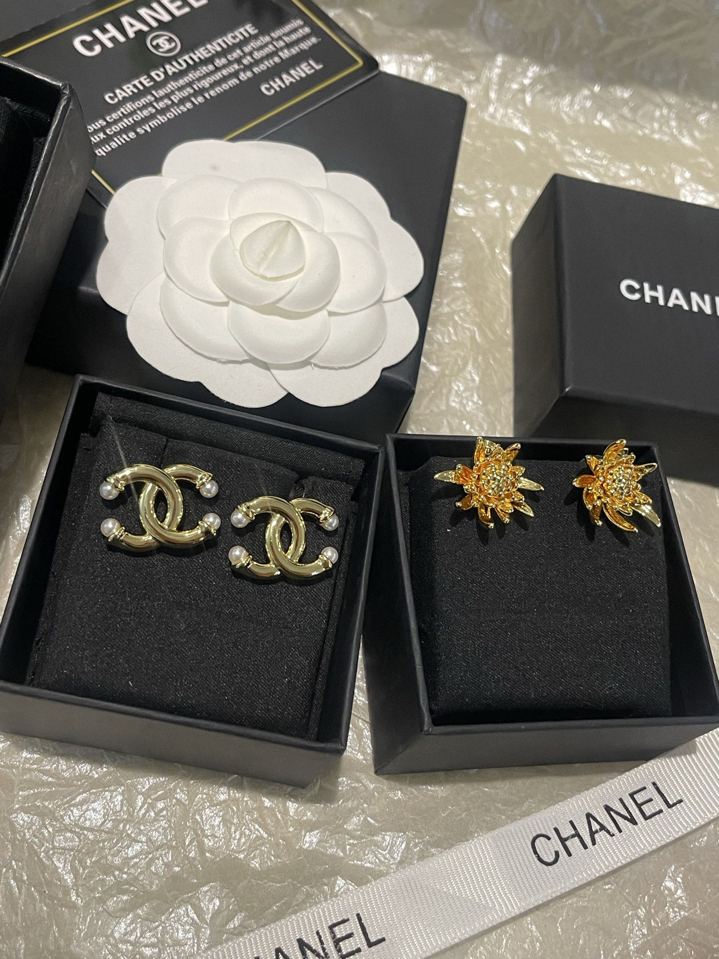 Chanel Chanel 小雏菊 K金吊坠双C