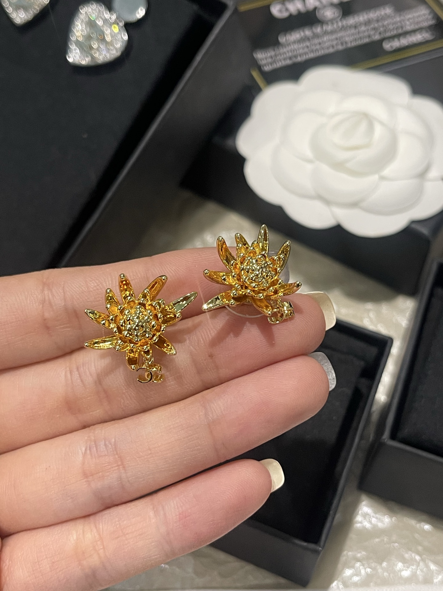 Chanel Chanel 小雏菊 K金吊坠双C