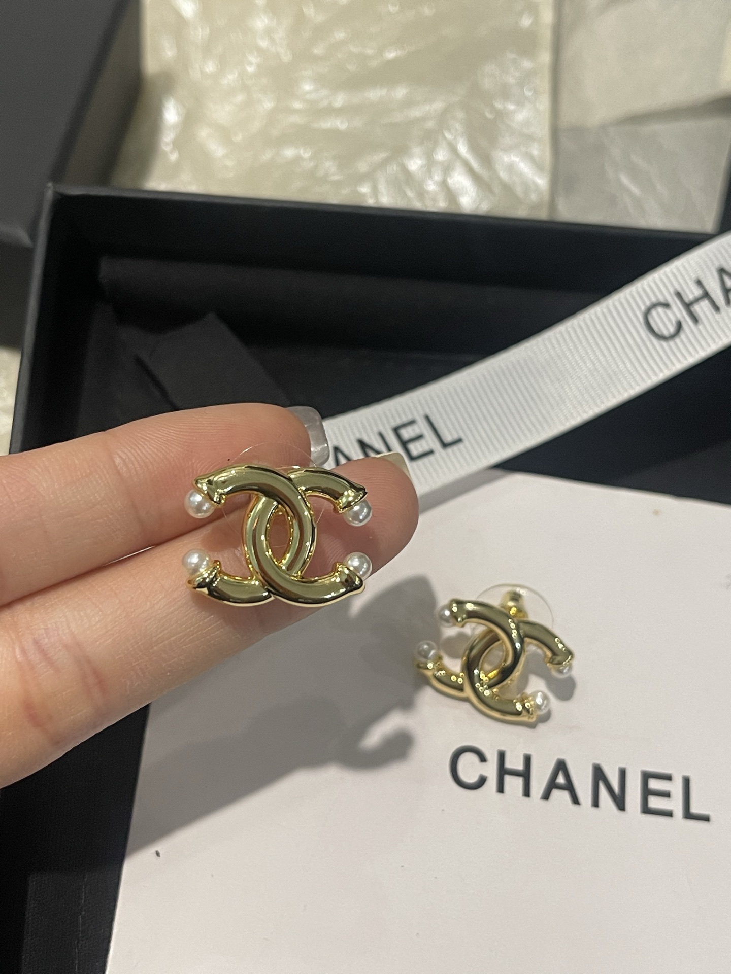 Chanel Chanel 26P光面双C 珍珠简约风耳钉