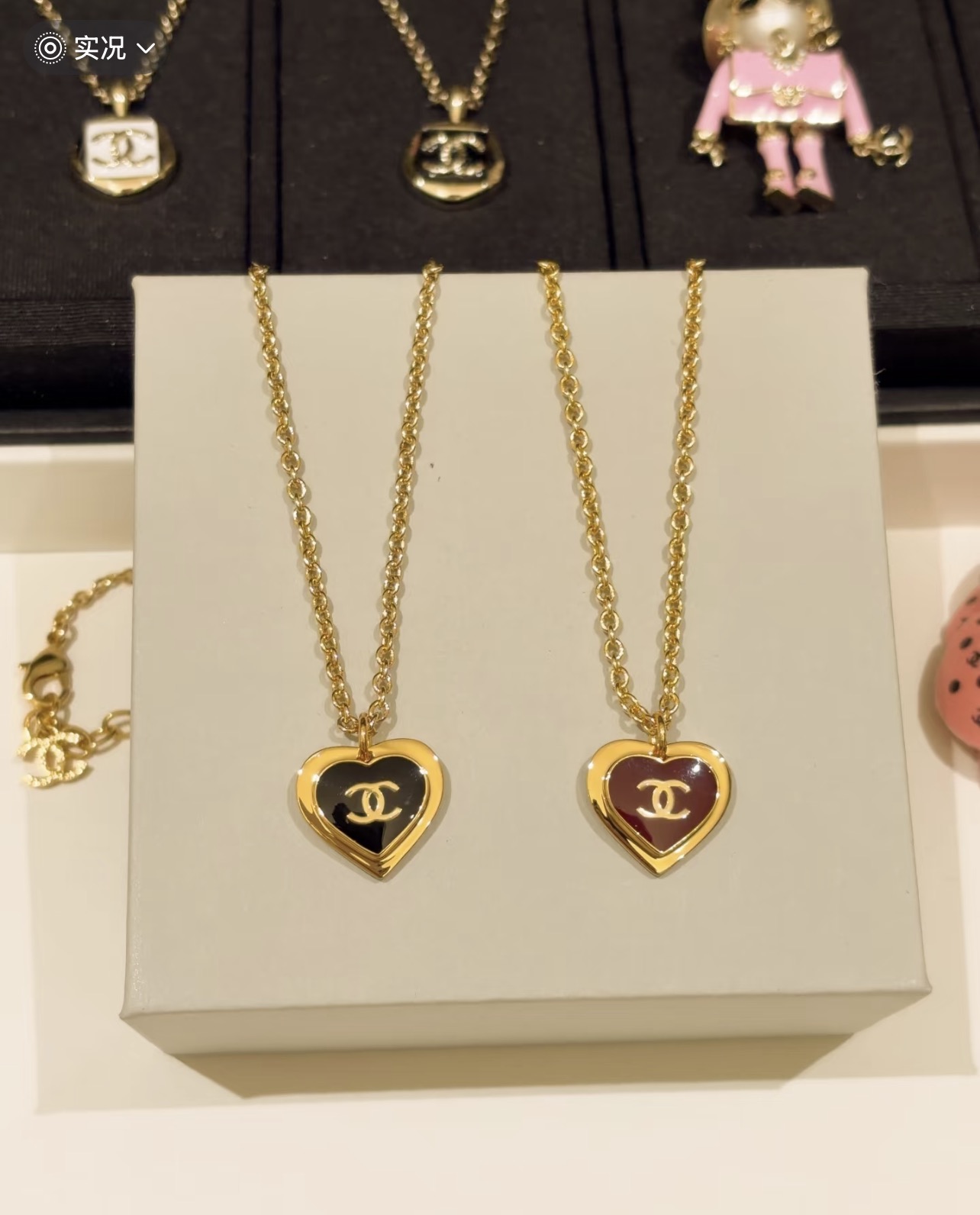 NO:858101,Xiaoxiang's new burgundy peach heart black gold glossy love necklace, Chanel necklace, chanel,necklace19860909小香新款 酒红色桃心黑金光面爱心项链,香奈儿项链,chanel,necklace,Jewelry