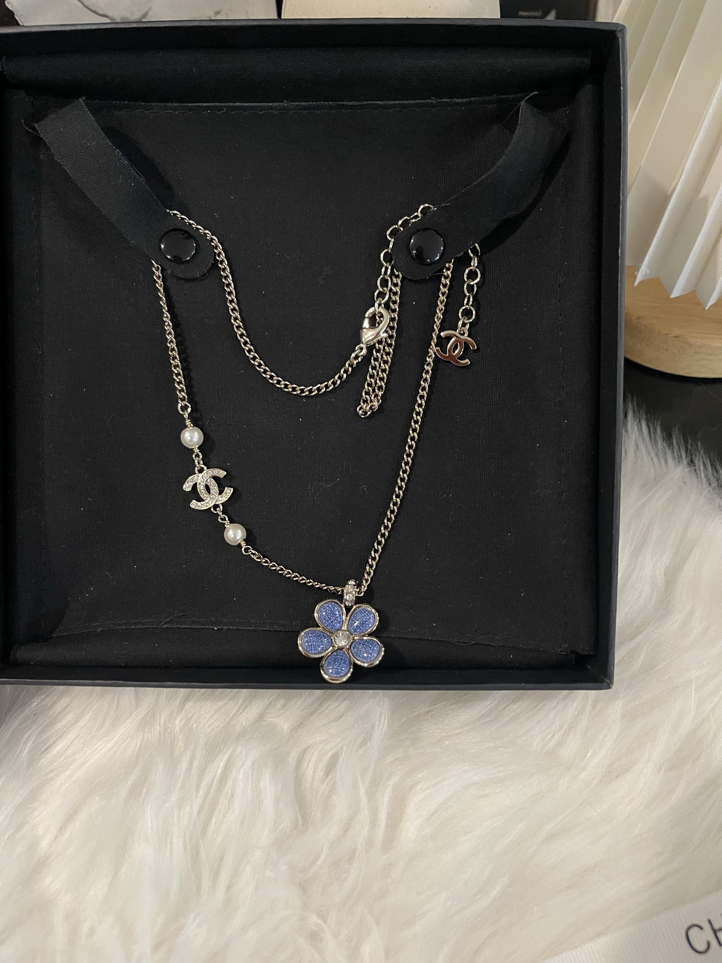 NO:857738,Xiaoxiang new denim blue pearl tannin flower camellia pendant necklace, Chanel necklace, chanel,necklace19860909小香新款 牛仔蓝 珍珠丹宁花山茶花吊坠项链,香奈儿项链,chanel,necklace,Jewelry