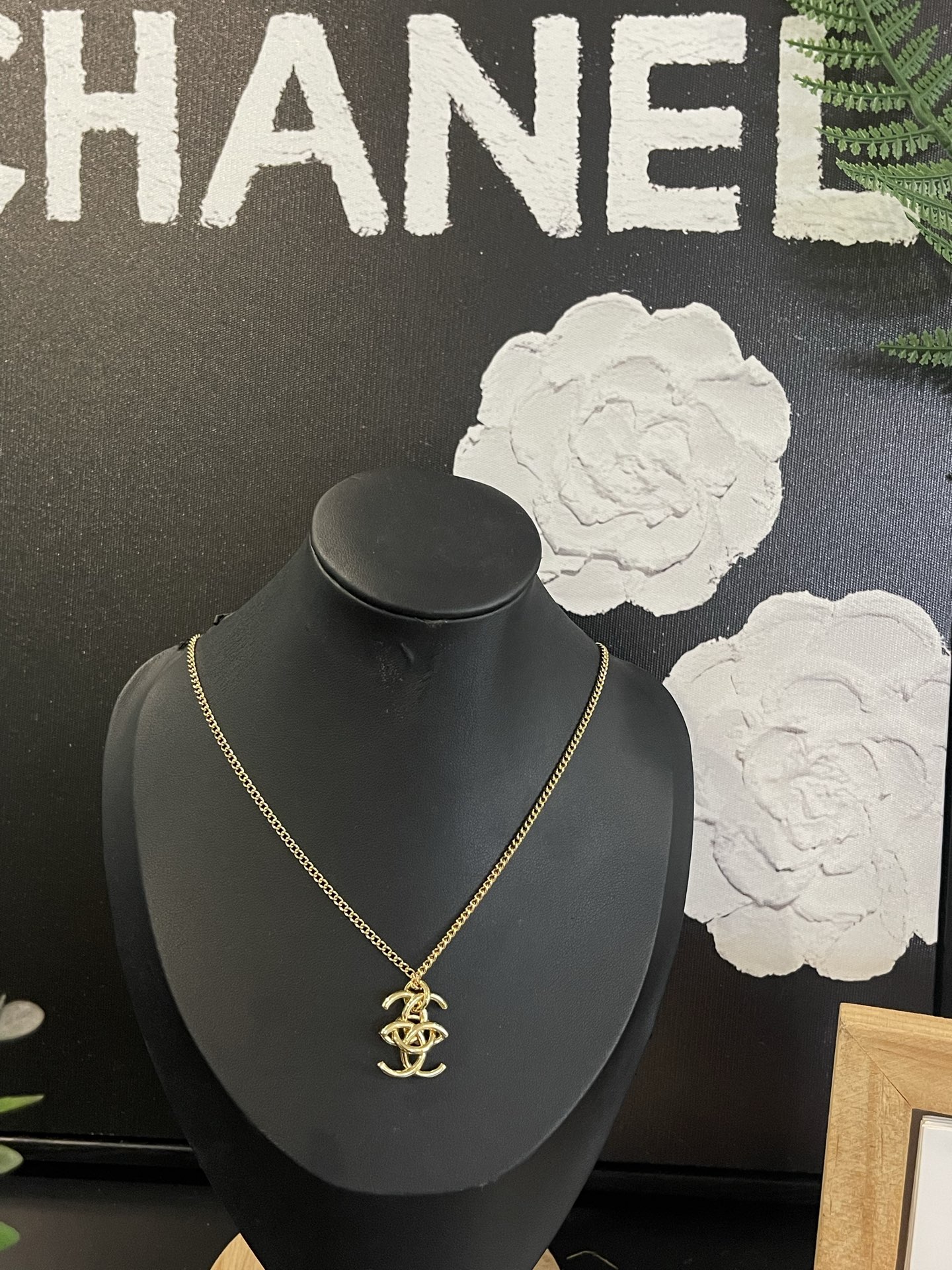 NO:921587,Xiaoxiang's new golden glossy superimposed double C pendant necklace, Chanel necklace, chanel,necklace19860909小香新款 金色光面叠加双C吊坠项链,香奈儿项链,chanel,necklace,Jewelry