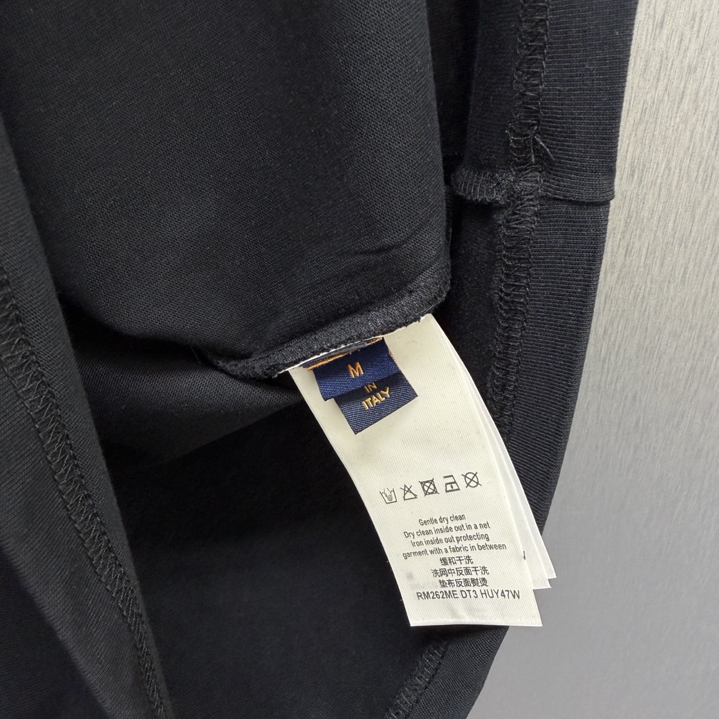 Unknown 签名刺绣黑T