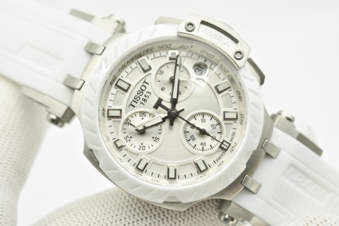 Tissot T048.417.27.057.00 detail 2