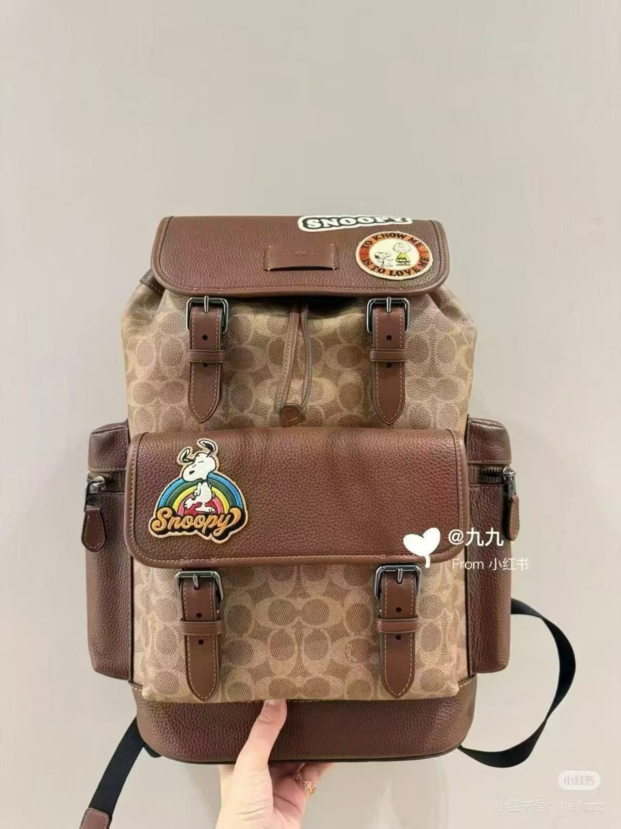 Coach 上新了 书包男士徽章登山包：CBl04 CBl44，到货