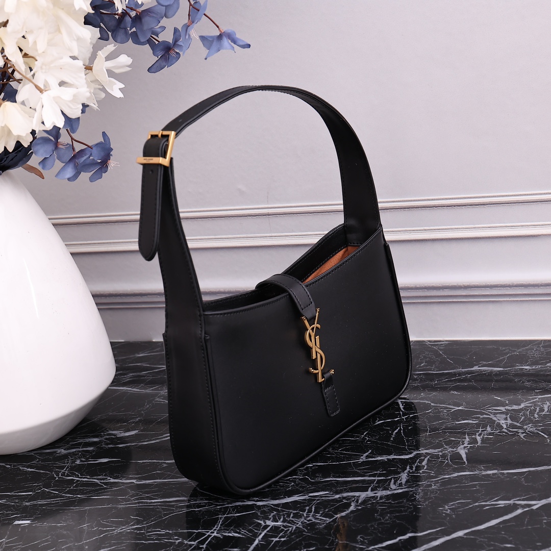 YSL Black 23x16x6.5cm shoulder everyday