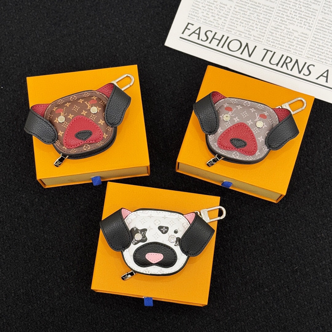 Louis Vuitton Bag Charm & Key Holder: Bear / Cartoon / Crab / Wood-Grain - Comprehensive 2