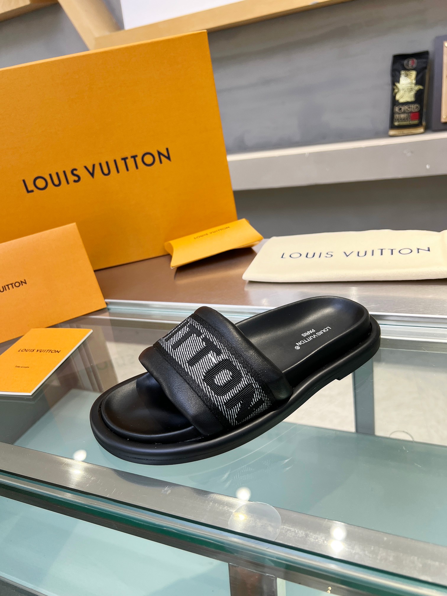Louis Vuitton Scarpe Sandali Pantofole Beige Nero Grigio Bianco Unisex Pelle di pecora Fashion Casual