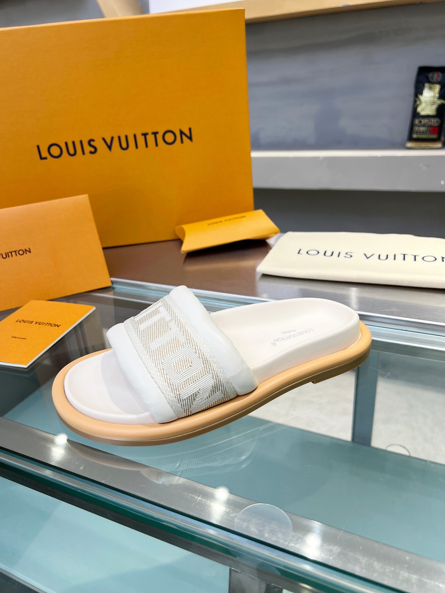 Louis Vuitton Scarpe Sandali Pantofole Beige Nero Grigio Bianco Unisex Pelle di pecora Fashion Casual