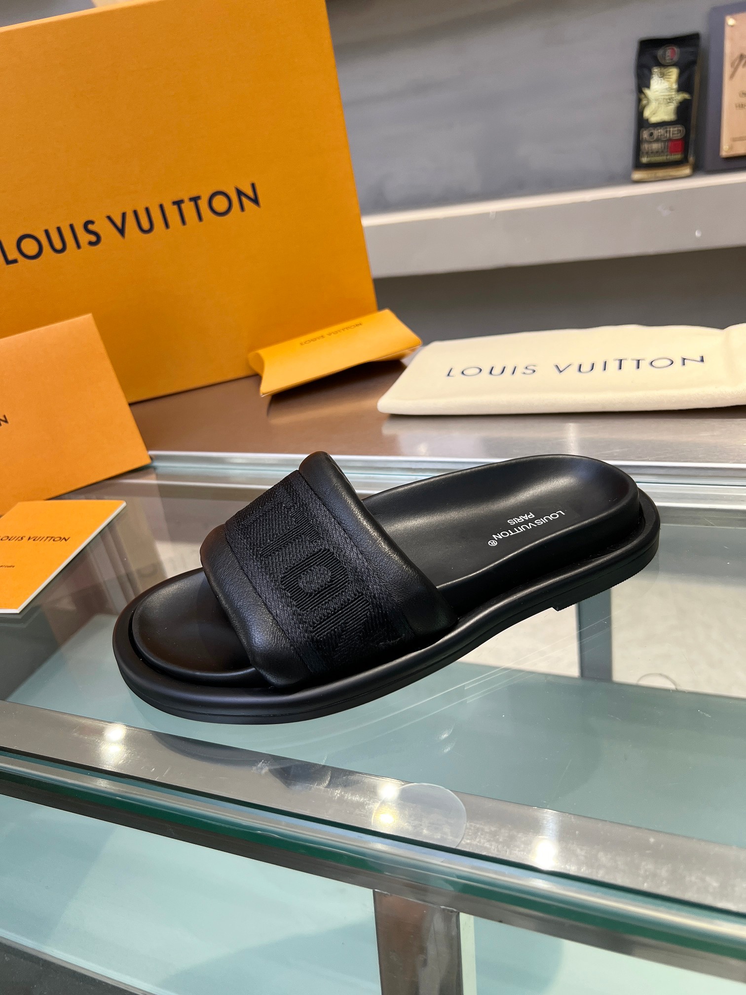 Grado di alto livello Louis Vuitton Scarpe Sandali Pantofole Beige Nero Grigio Bianco Unisex Pelle pecora Fashion Casual