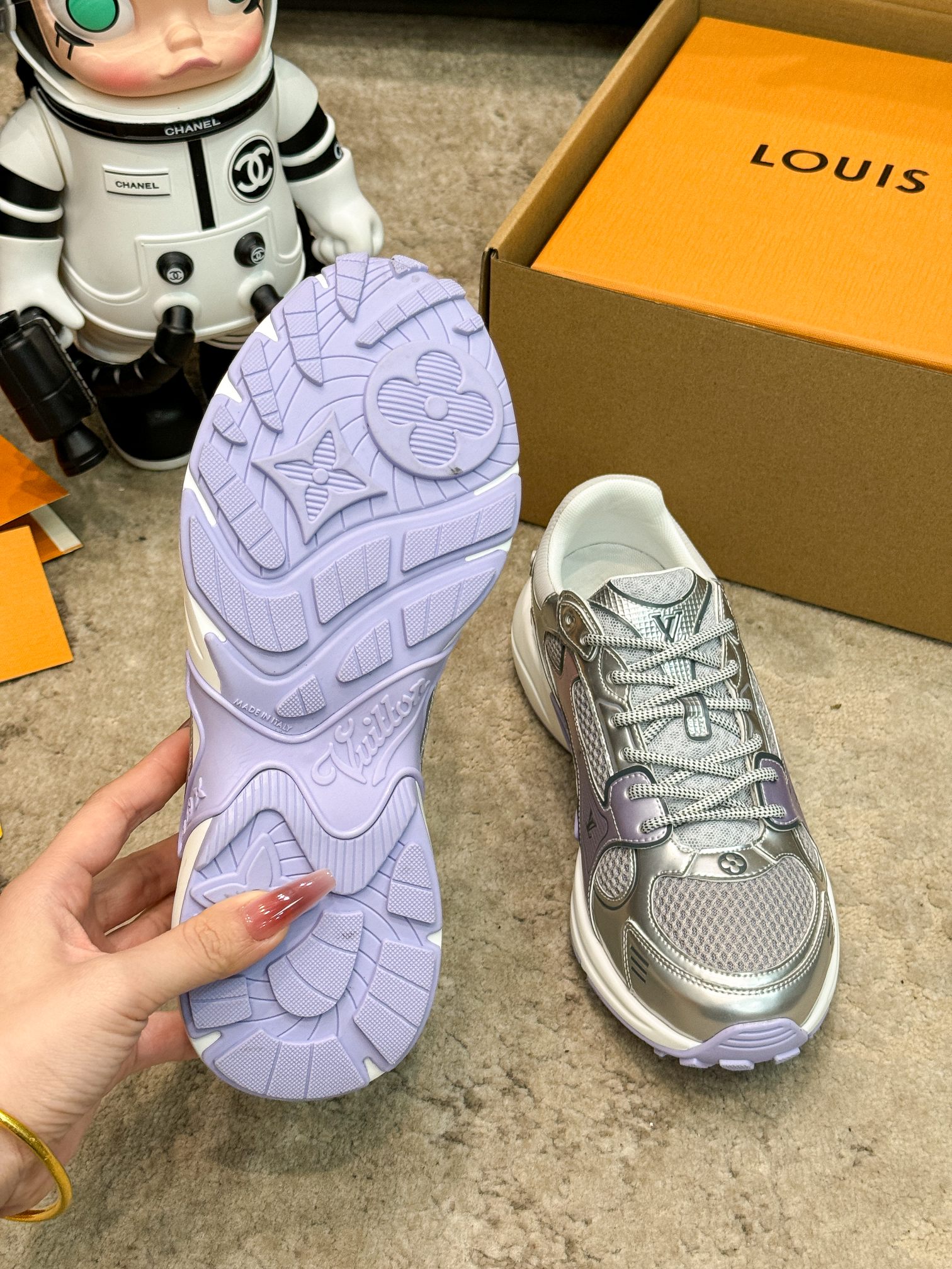 Louis Vuitton Olympia Silver Sneakers, Couple Style, Fashionable and Comfortable 6 a1743359242966 7152