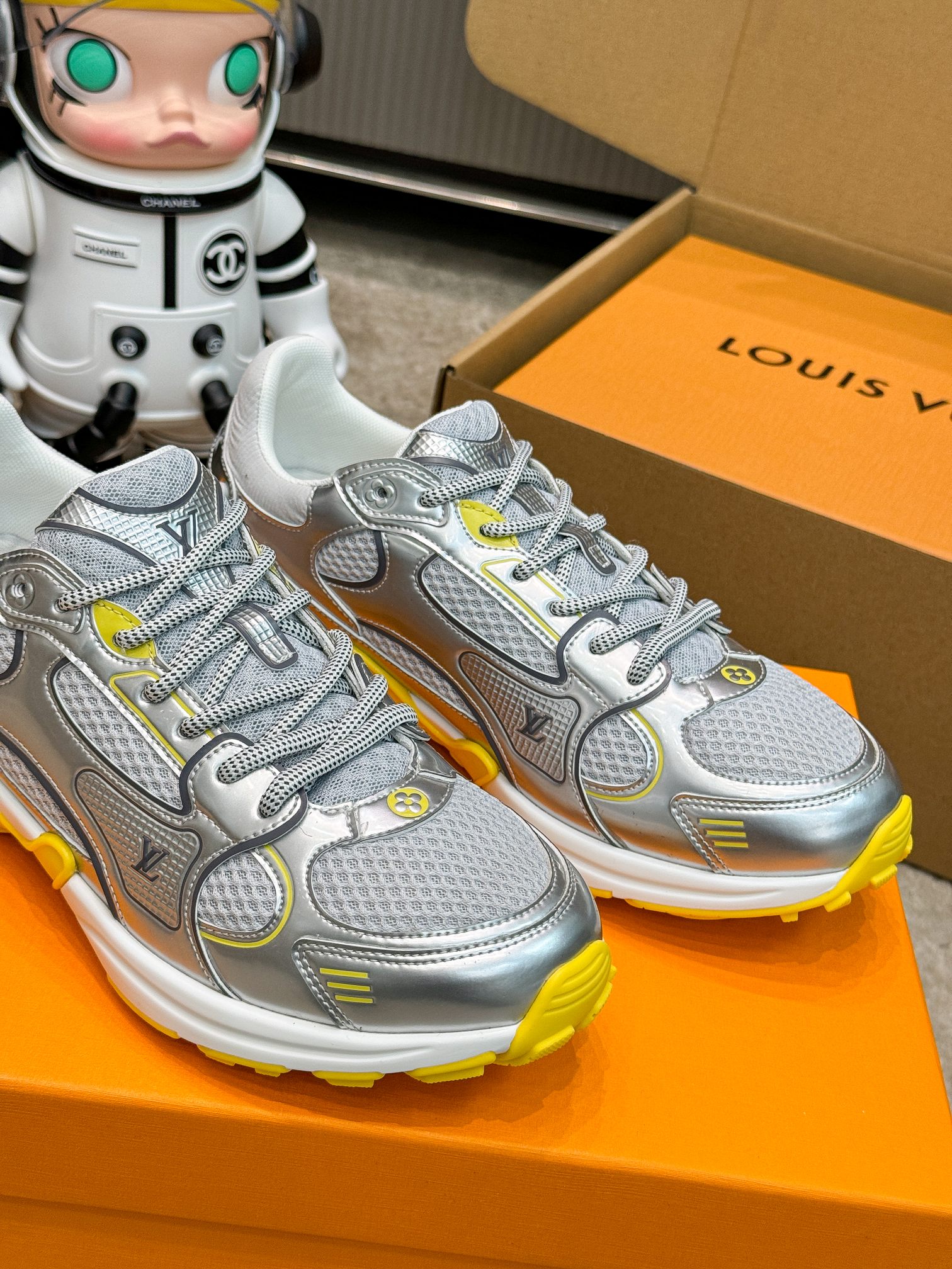 Louis Vuitton Olympia Silver Sneakers Couple Style Mesh Athletic Shoes 2 a1743359306117 7644