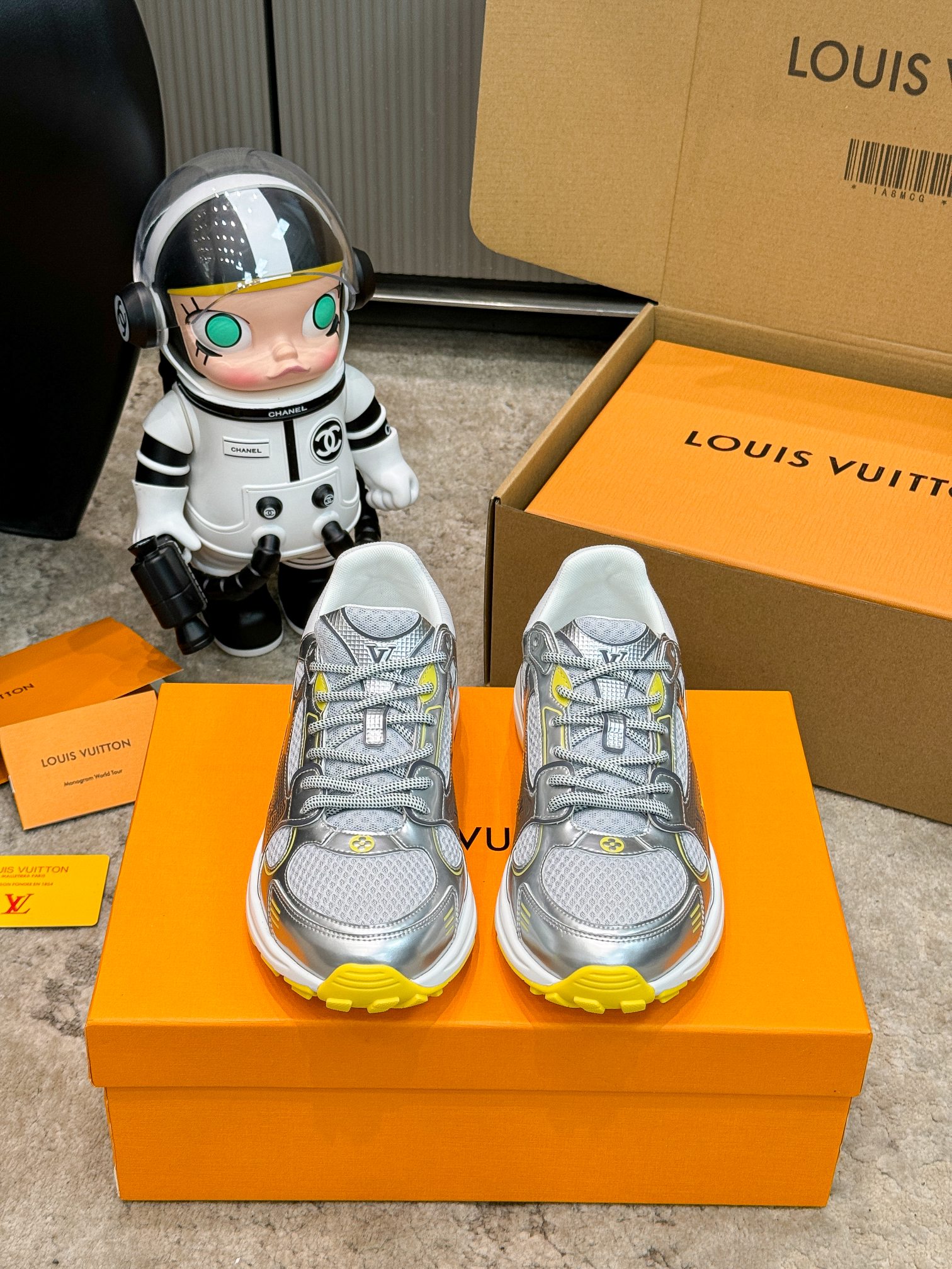 Louis Vuitton Olympia Silver Sneakers Couple Style Mesh Athletic Shoes 3 a1743359306180 1362