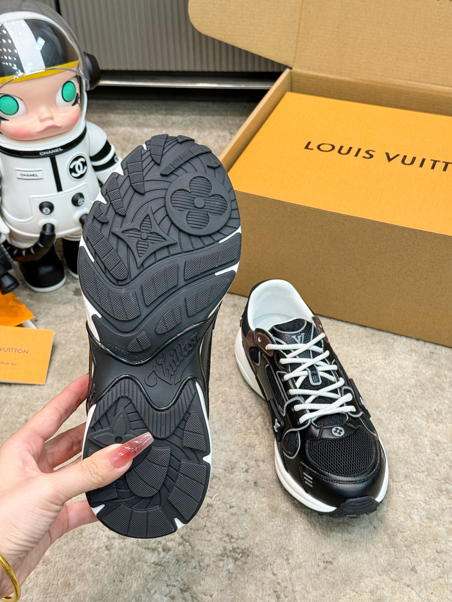Louis Vuitton Olympia Sneaker: Couple's Style, Comfortable & Fashionable 6 a1743359393345 1888
