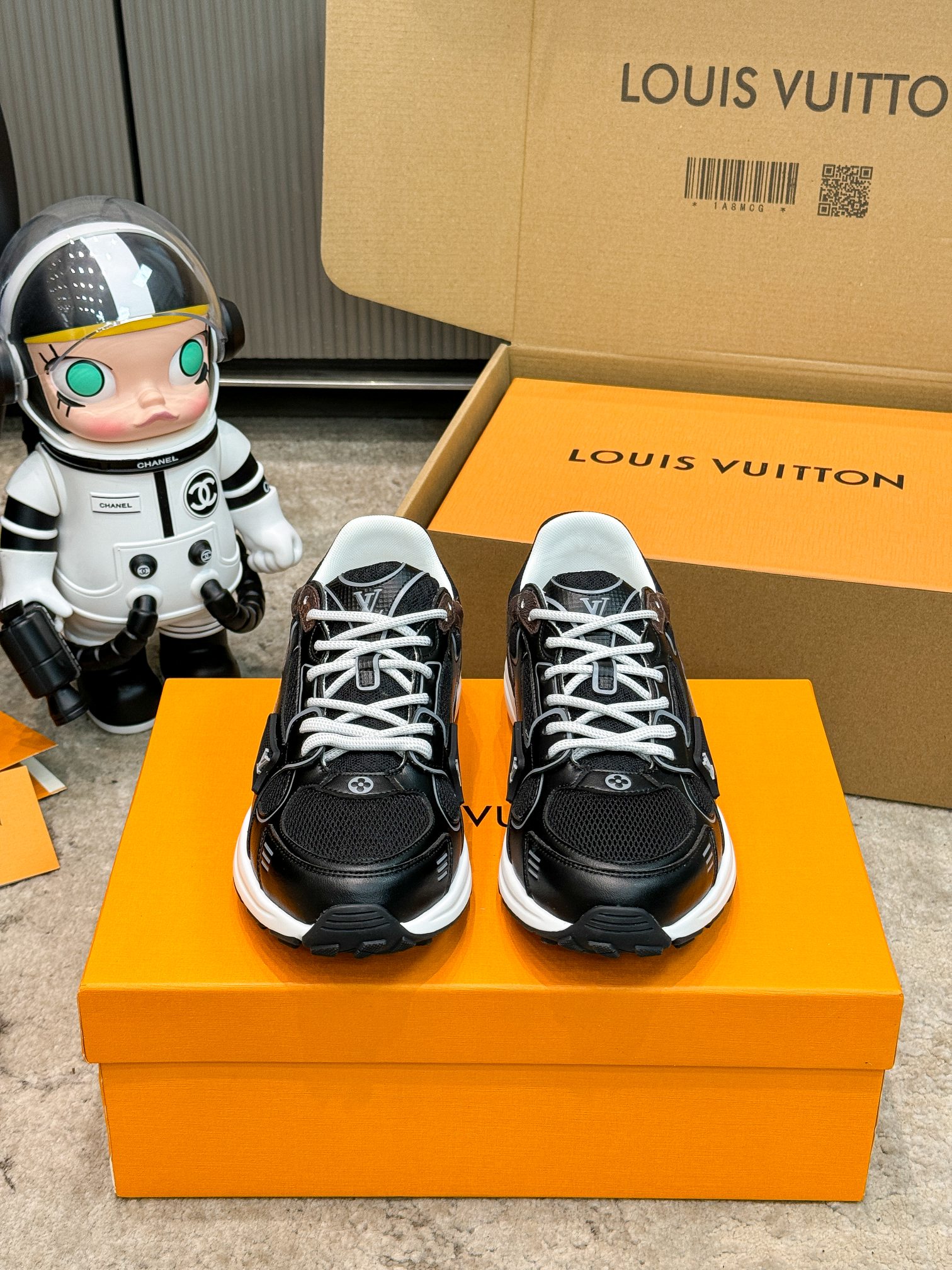 Louis Vuitton Olympia Sneaker: Couple's Style, Comfortable & Fashionable 3 a1743359393379 2220
