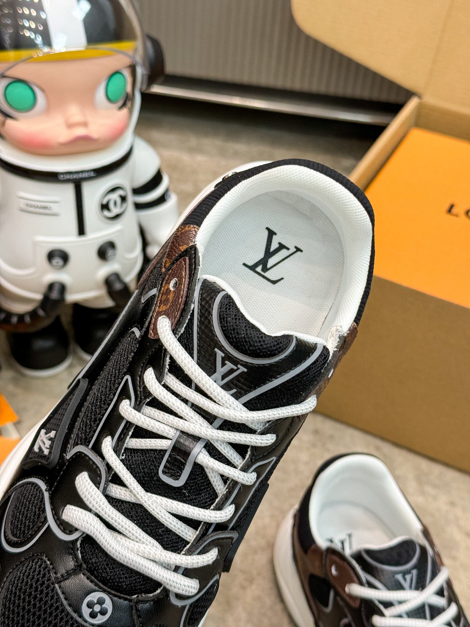 Louis Vuitton Olympia Sneaker: Couple's Style, Comfortable & Fashionable 7 a1743359395210 4327
